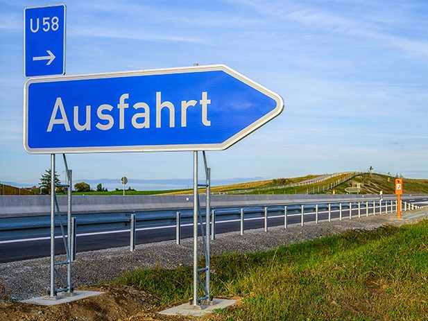 Beitragsbild zum Thema "A 215: Autobahnausfahrt Blumenthal/Bordesholm gesperrt" Beitragsbild zum Thema "A 215: Autobahnausfahrt Blumenthal/Bordesholm gesperrt"