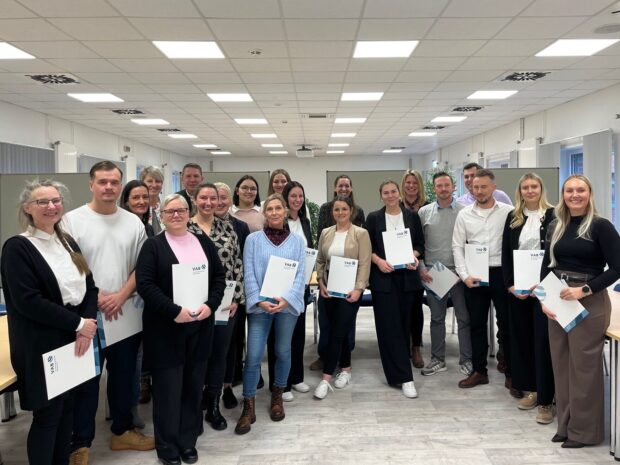 34. Angestelltenlehrgang I erhält Abschlusszeugnisse 34. Angestelltenlehrgang I erhält Abschlusszeugnisse